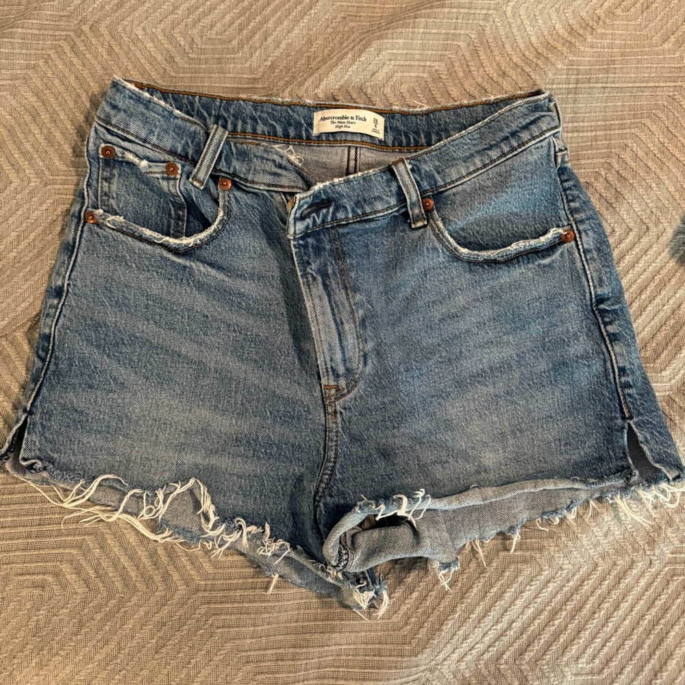 Abercrombie The Mom High Rise Short
